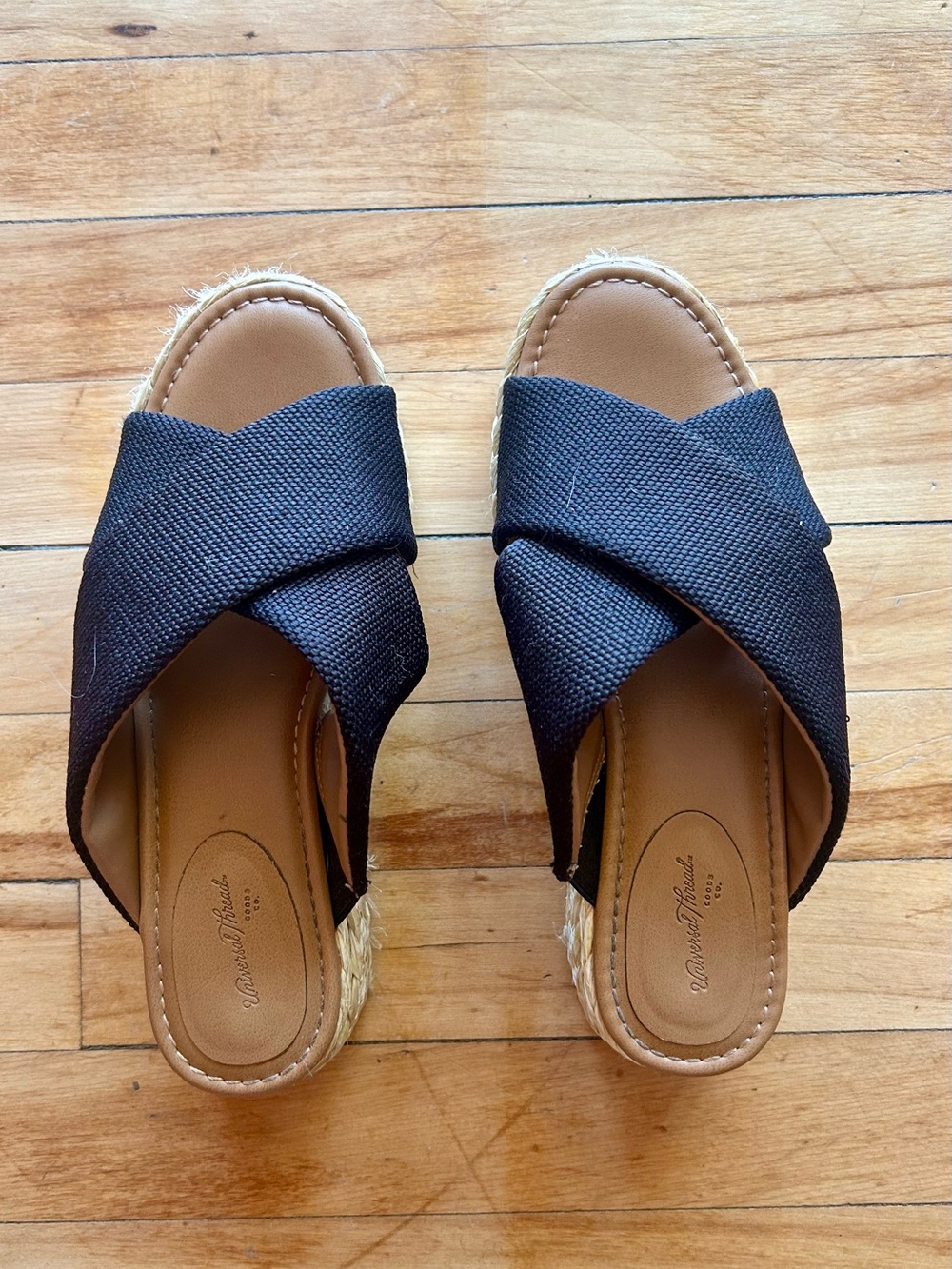 Universal Thread Black/Rattan Platform Slide Sandals